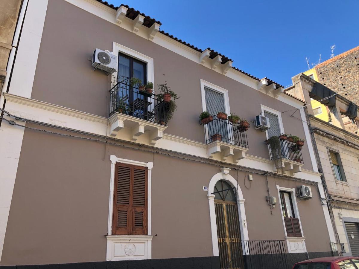 Calumidda Apartman Catania-Fontanarossai nemzetközi repülőtér Kültér fotó